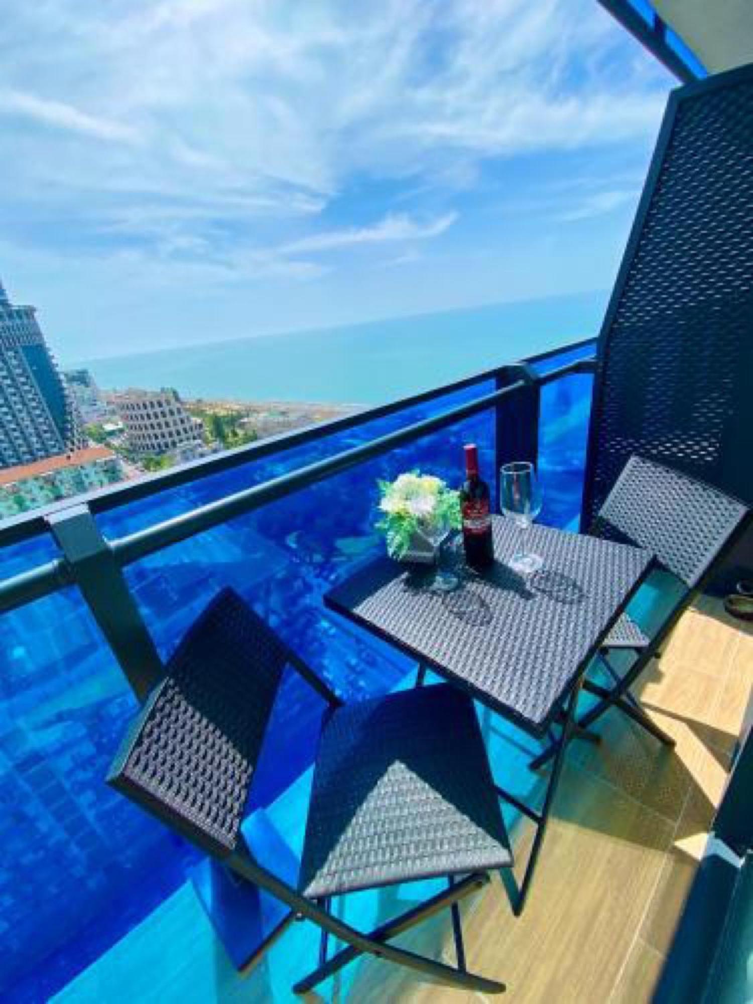 Sea View Orbi City Aparthotel บาทูมิ ภายนอก รูปภาพ