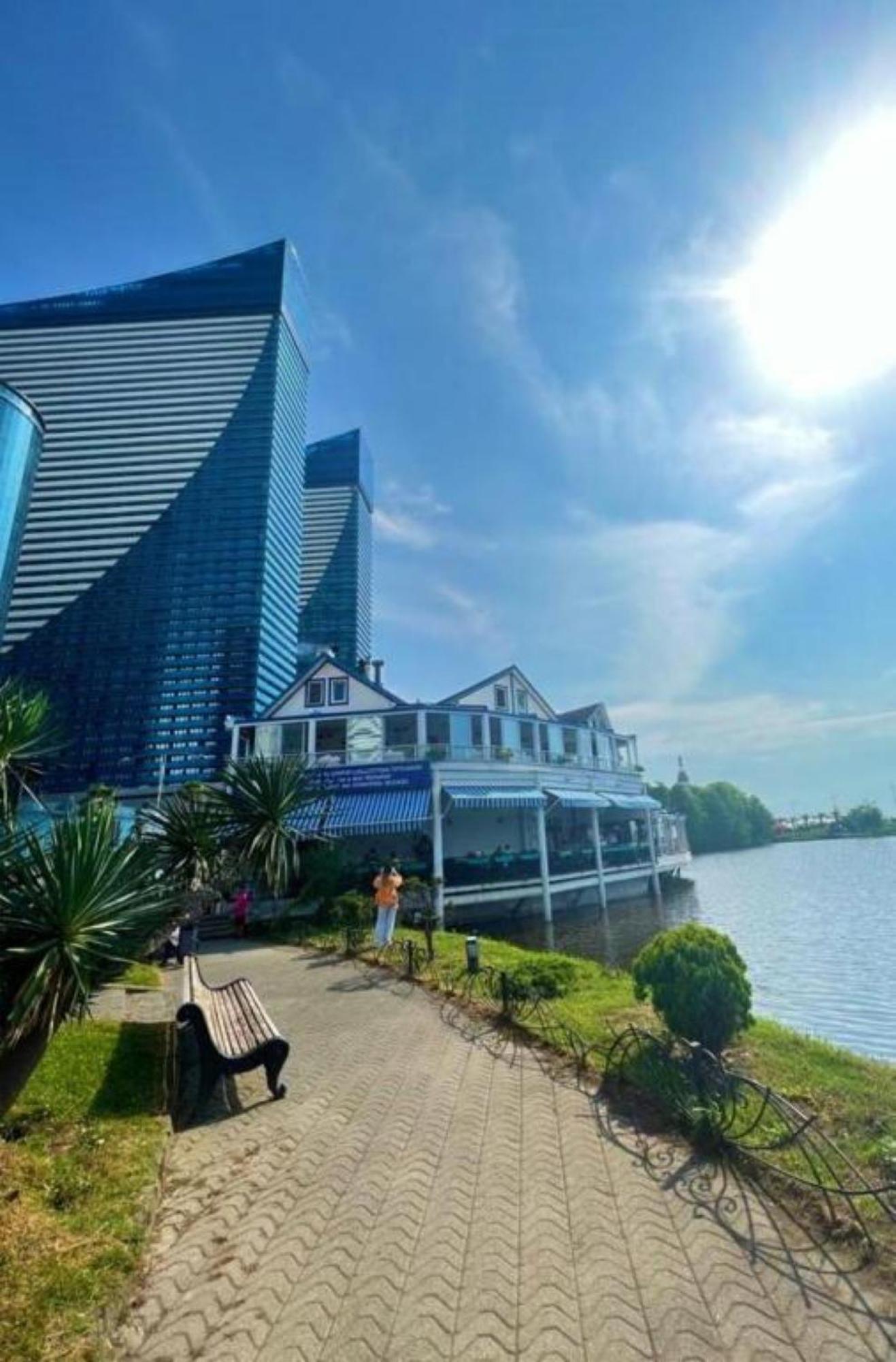 Sea View Orbi City Aparthotel บาทูมิ ภายนอก รูปภาพ
