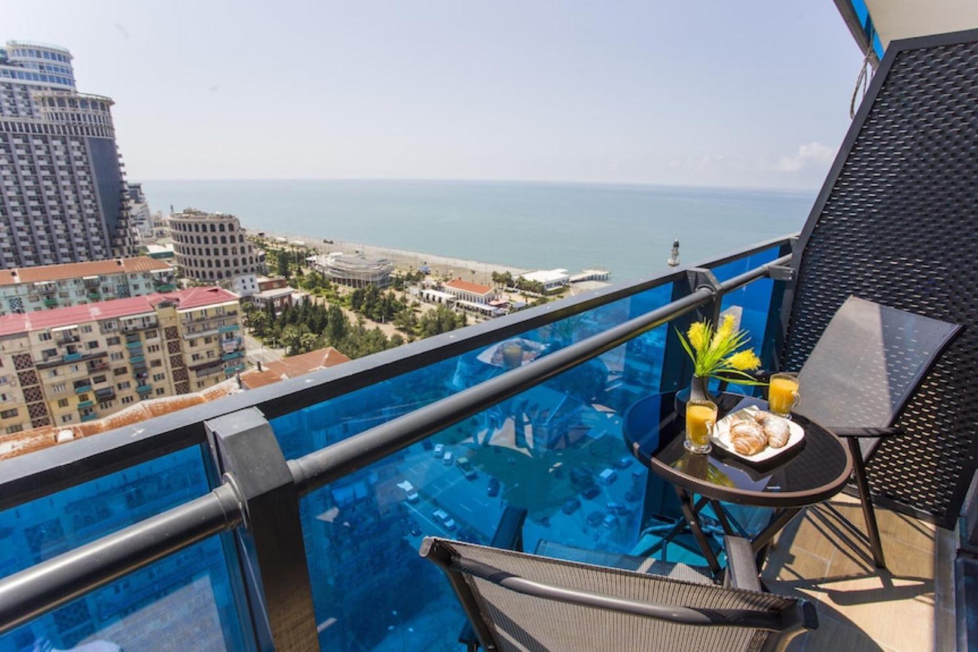 Sea View Orbi City Aparthotel บาทูมิ ภายนอก รูปภาพ